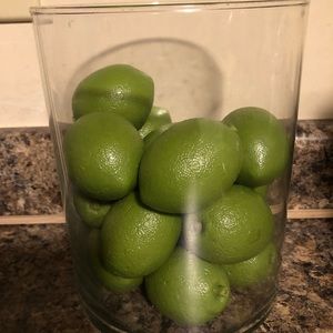 Lemon/lime kitchen decoration.